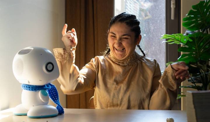 Koraal - Sociale robot zorgt voor extra aandacht, overzicht en afleiding