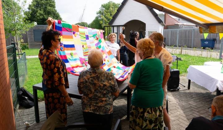 Bewoners St. Anna breien deken om dierbaren warm afscheid te geven